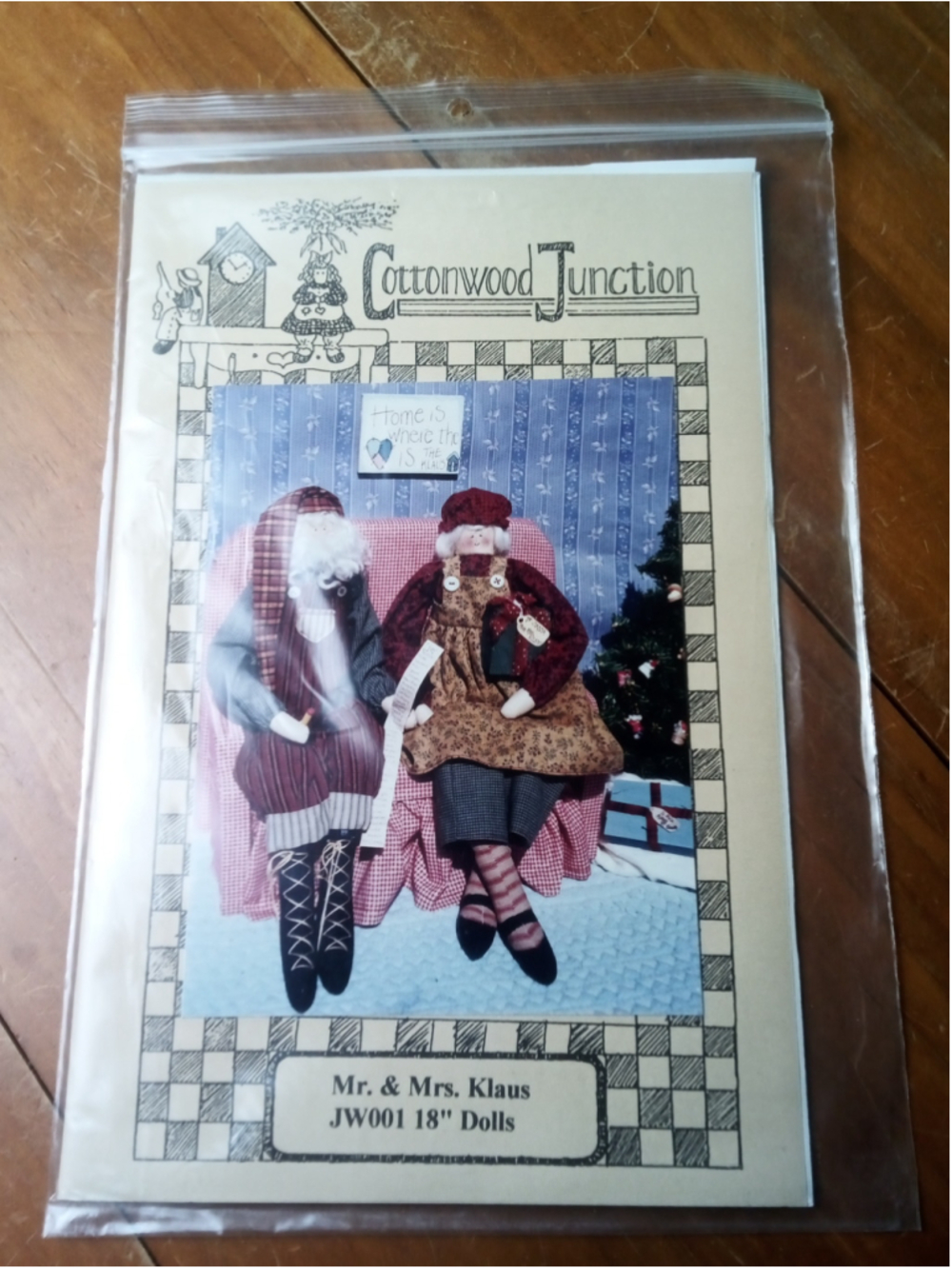 Cottonwood Junction Mr. & Mrs. Klaus 18" Doll Craft Pattern
